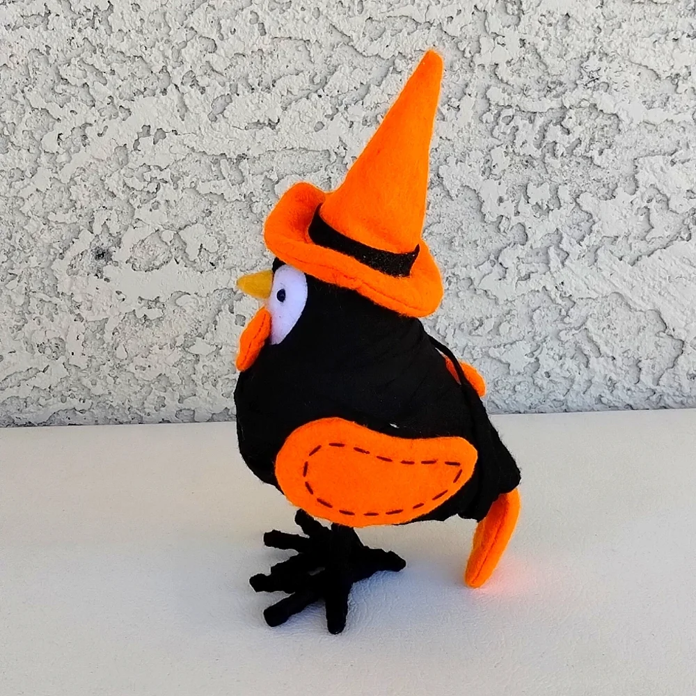 Target Hyde Eek Witch Bird 2016 Featherly Friends Halloween Black Orange Felt